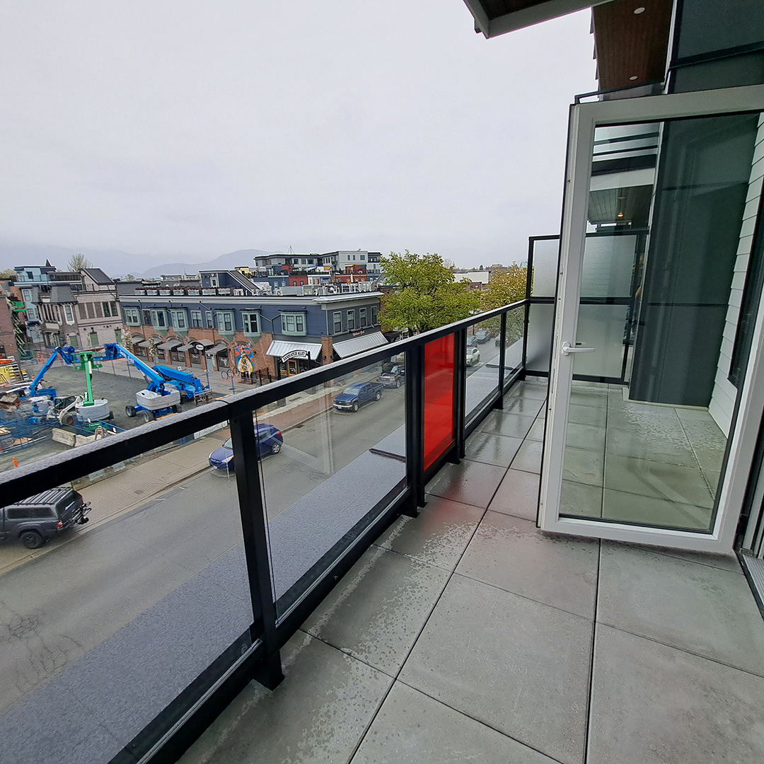 ParamountChill_Balcony